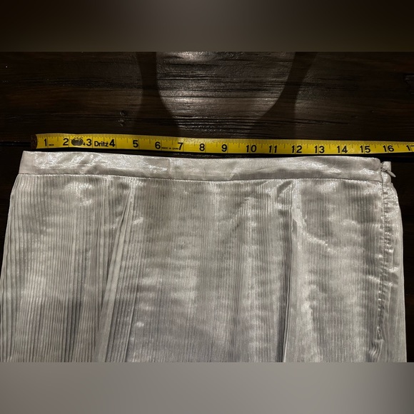 Metallic Silver Pleated Skirt - Picture 5 of 5